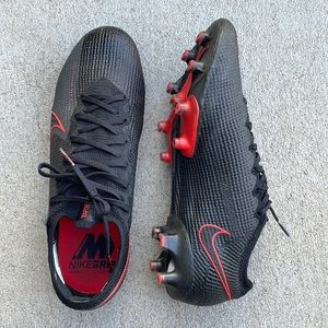 Nike Mercurial Vapors. GREAT CONDITION!